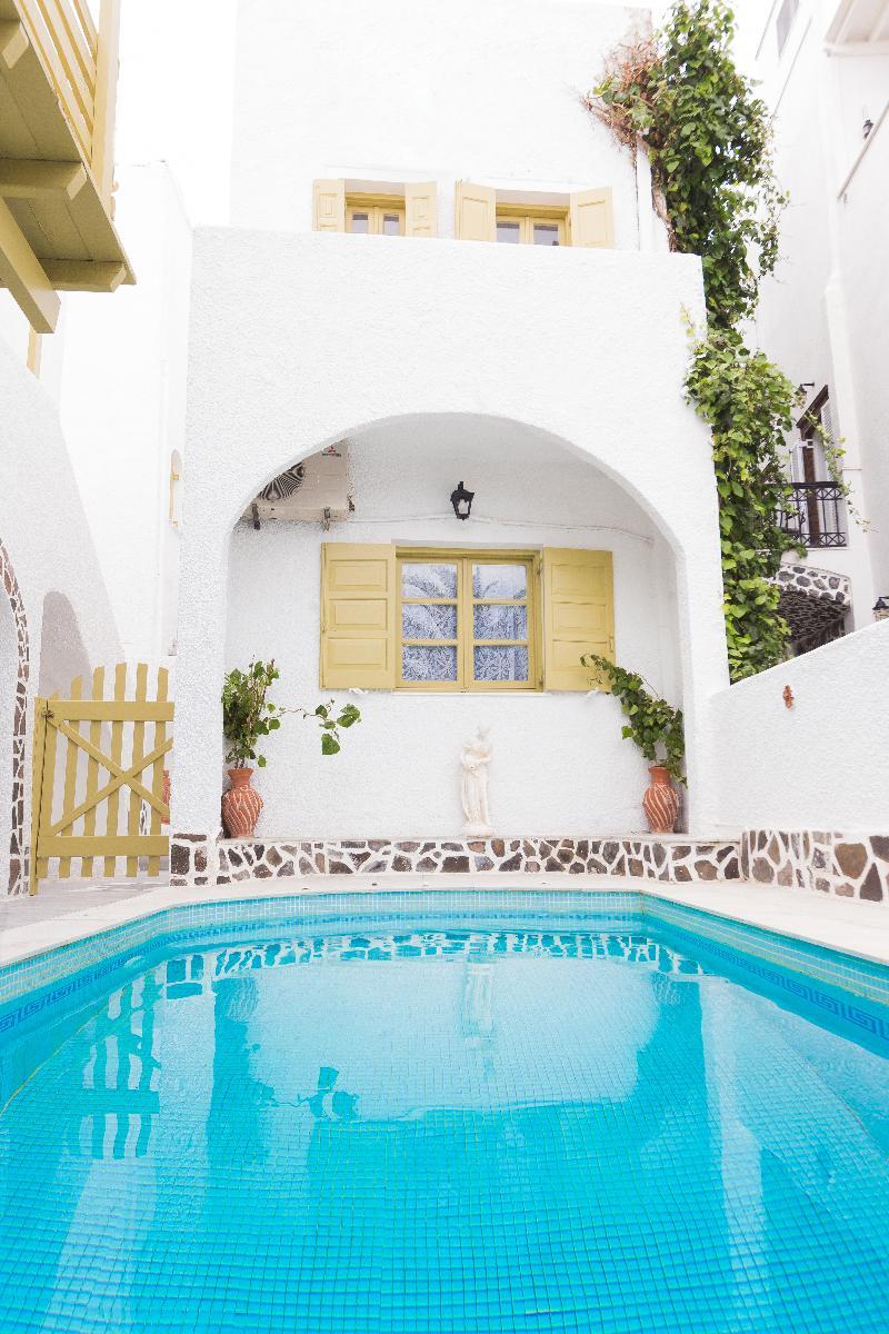 Sunny Days Hotel Тира Экстерьер фото